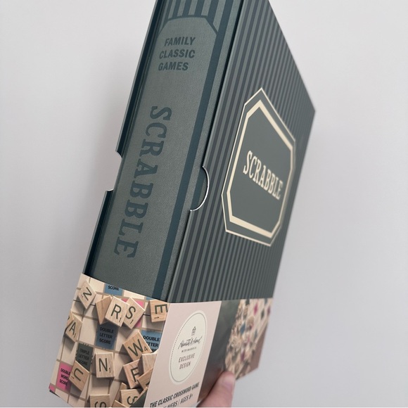 Scrabble Hearth & Home Classic bookshelf NWT - Picture 3 of 5